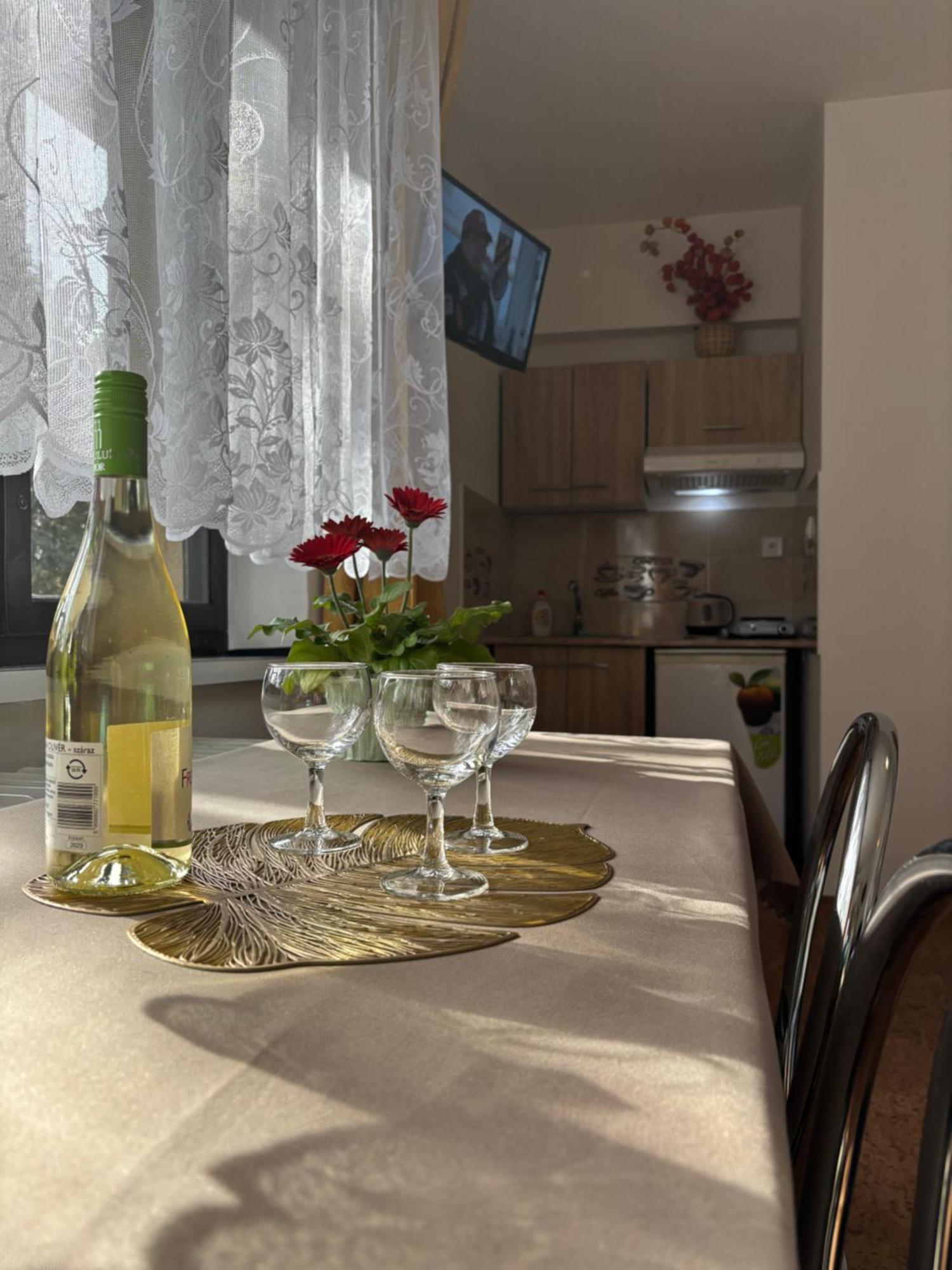 Apartmanovy Dom Grand Štúrovo المظهر الخارجي الصورة